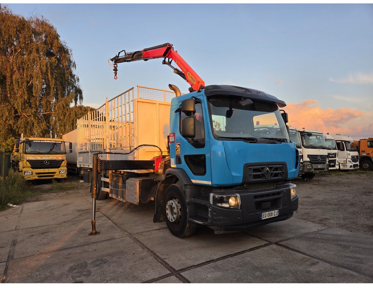 Renault C 280 4X2 Palfinger PK12002 EH Kran Crane Remote Control Automat flatbed truck - شاحنات مسطحة, شاحنة كرين: صورة 4 Renault C 280 4X2 Palfinger PK12002 EH Kran Crane Remote Control Automat flatbed truck - شاحنات مسطحة, شاحنة كرين: صورة 4