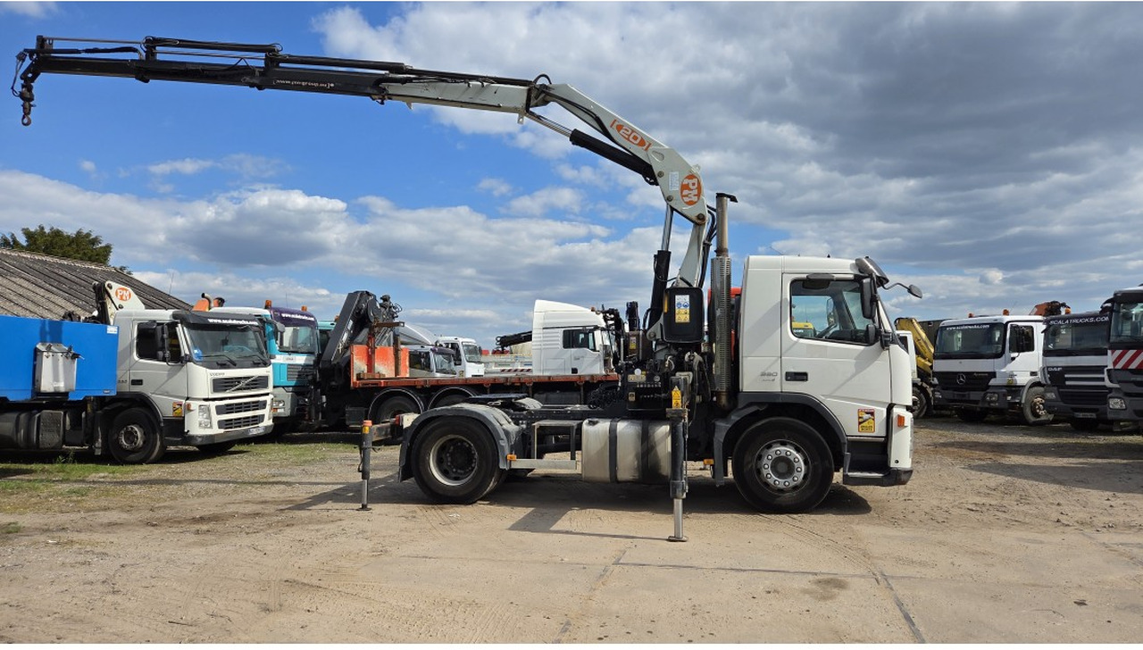 VOLVO FM 360 4X2 EURO 3 TRACTOR UNIT CRANE PM 20T MANUAL GEARBOX - وحدة جر: صورة 5 VOLVO FM 360 4X2 EURO 3 TRACTOR UNIT CRANE PM 20T MANUAL GEARBOX - وحدة جر: صورة 5