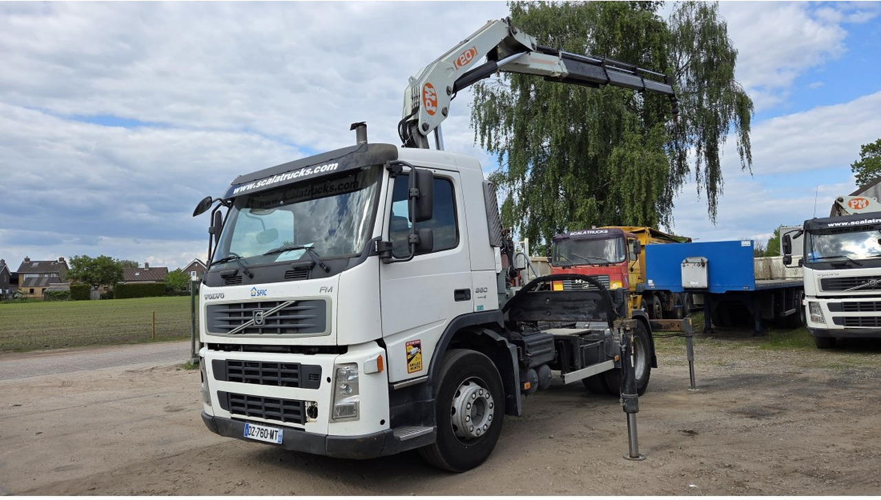 VOLVO FM 360 4X2 EURO 3 TRACTOR UNIT CRANE PM 20T MANUAL GEARBOX - وحدة جر: صورة 1 VOLVO FM 360 4X2 EURO 3 TRACTOR UNIT CRANE PM 20T MANUAL GEARBOX - وحدة جر: صورة 1