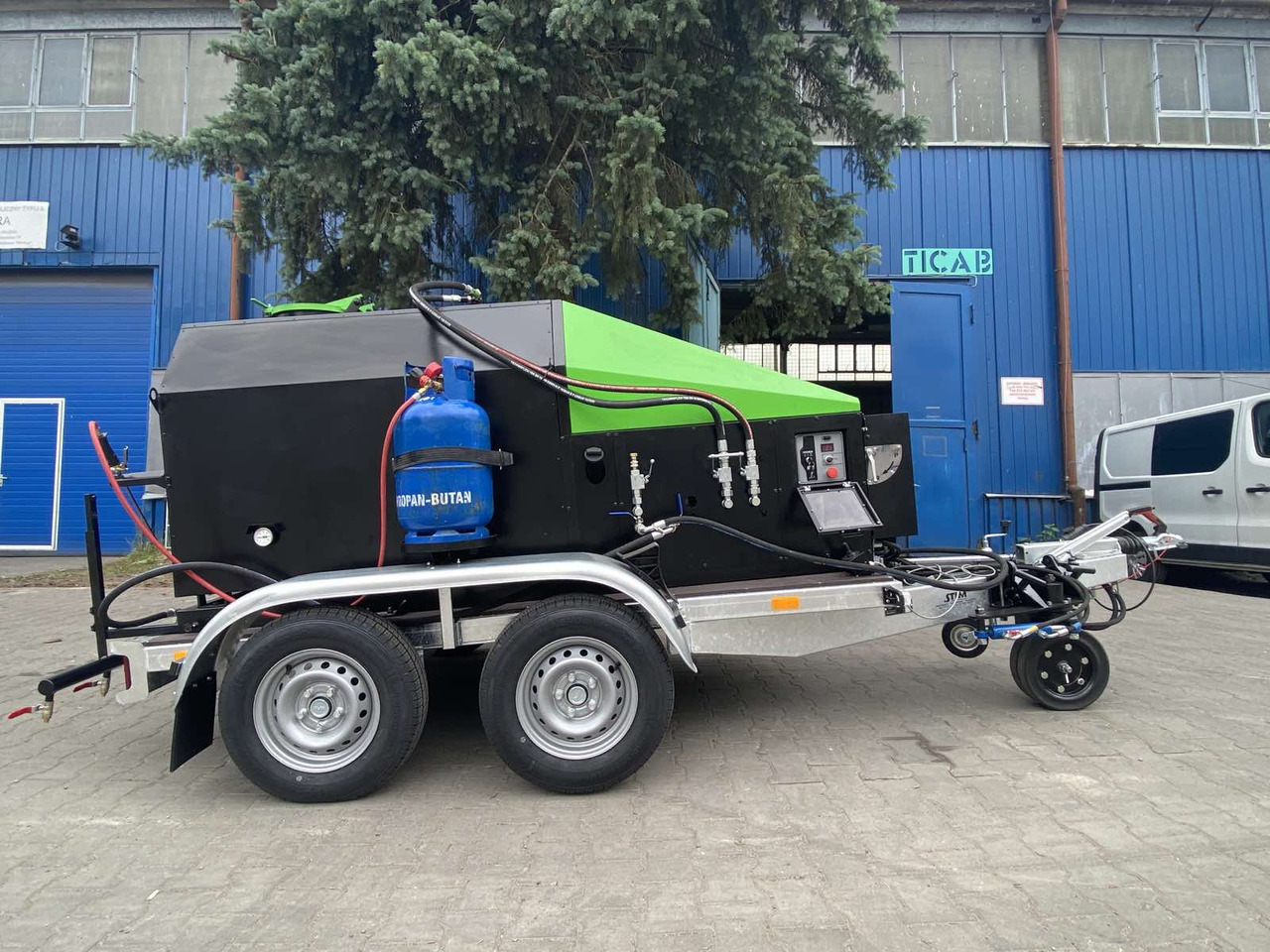 TICAB SelfPropelled Bitumen Emulsion Sprayer,1000L,Manufacturer - موزع الأسفلت: صورة 1 TICAB SelfPropelled Bitumen Emulsion Sprayer,1000L,Manufacturer - موزع الأسفلت: صورة 1