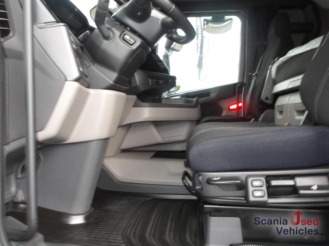 SCANIA R 460 EB - MEGA - HIGHLINE - 2x TANKs - ACC - وحدة جر: صورة 2 SCANIA R 460 EB - MEGA - HIGHLINE - 2x TANKs - ACC - وحدة جر: صورة 2