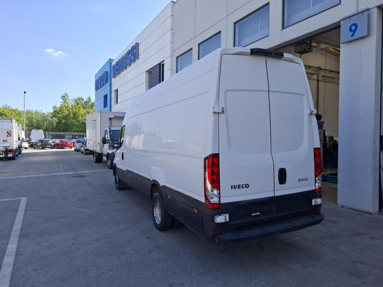 IVECO Daily 35C16V - ميكروباص: صورة 4 IVECO Daily 35C16V - ميكروباص: صورة 4