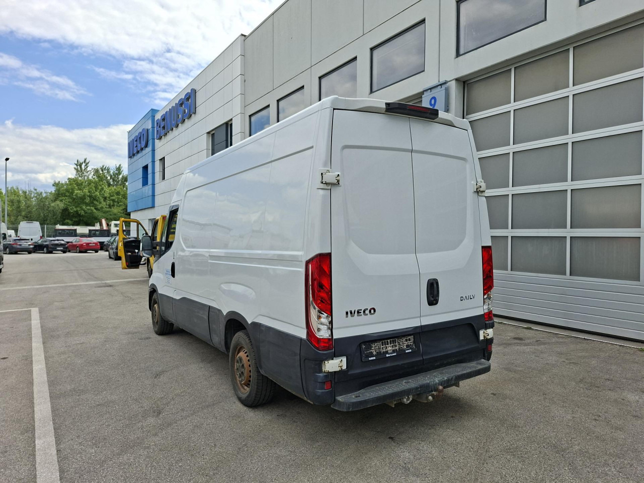 IVECO Daily 35S13V - ميكروباص: صورة 3 IVECO Daily 35S13V - ميكروباص: صورة 3