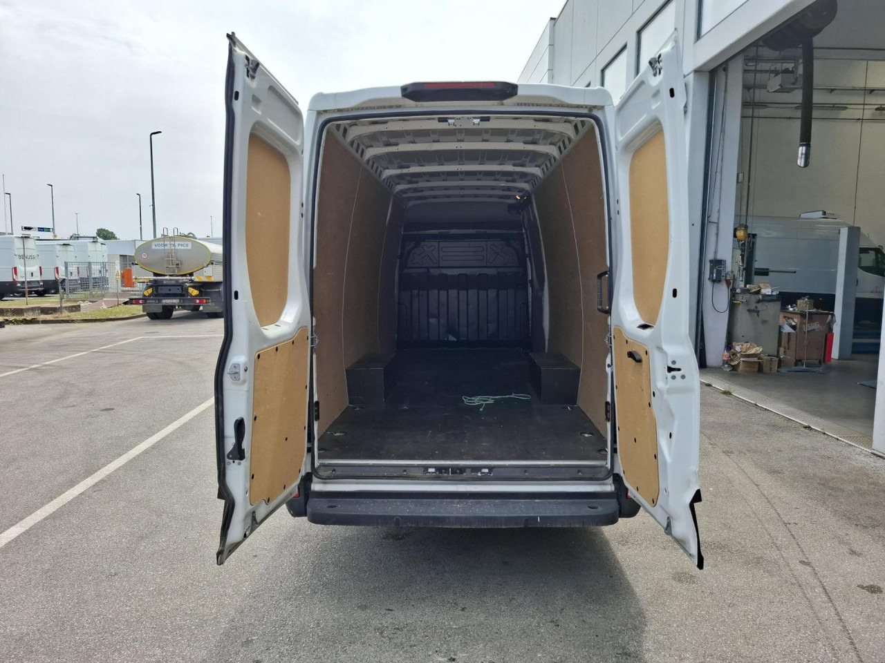 IVECO Daily 35S16V - ميكروباص: صورة 5 IVECO Daily 35S16V - ميكروباص: صورة 5