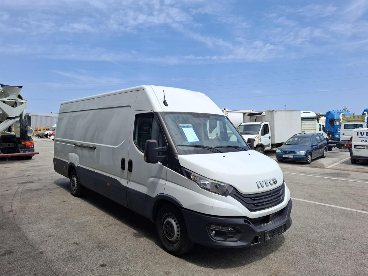 IVECO Daily 35S16V - ميكروباص: صورة 2 IVECO Daily 35S16V - ميكروباص: صورة 2