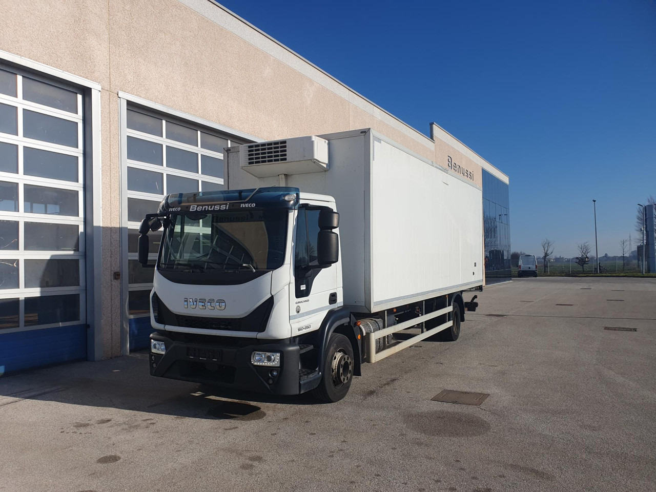 IVECO Eurocargo ML160E25 - شاحنة الفريزر: صورة 1 IVECO Eurocargo ML160E25 - شاحنة الفريزر: صورة 1
