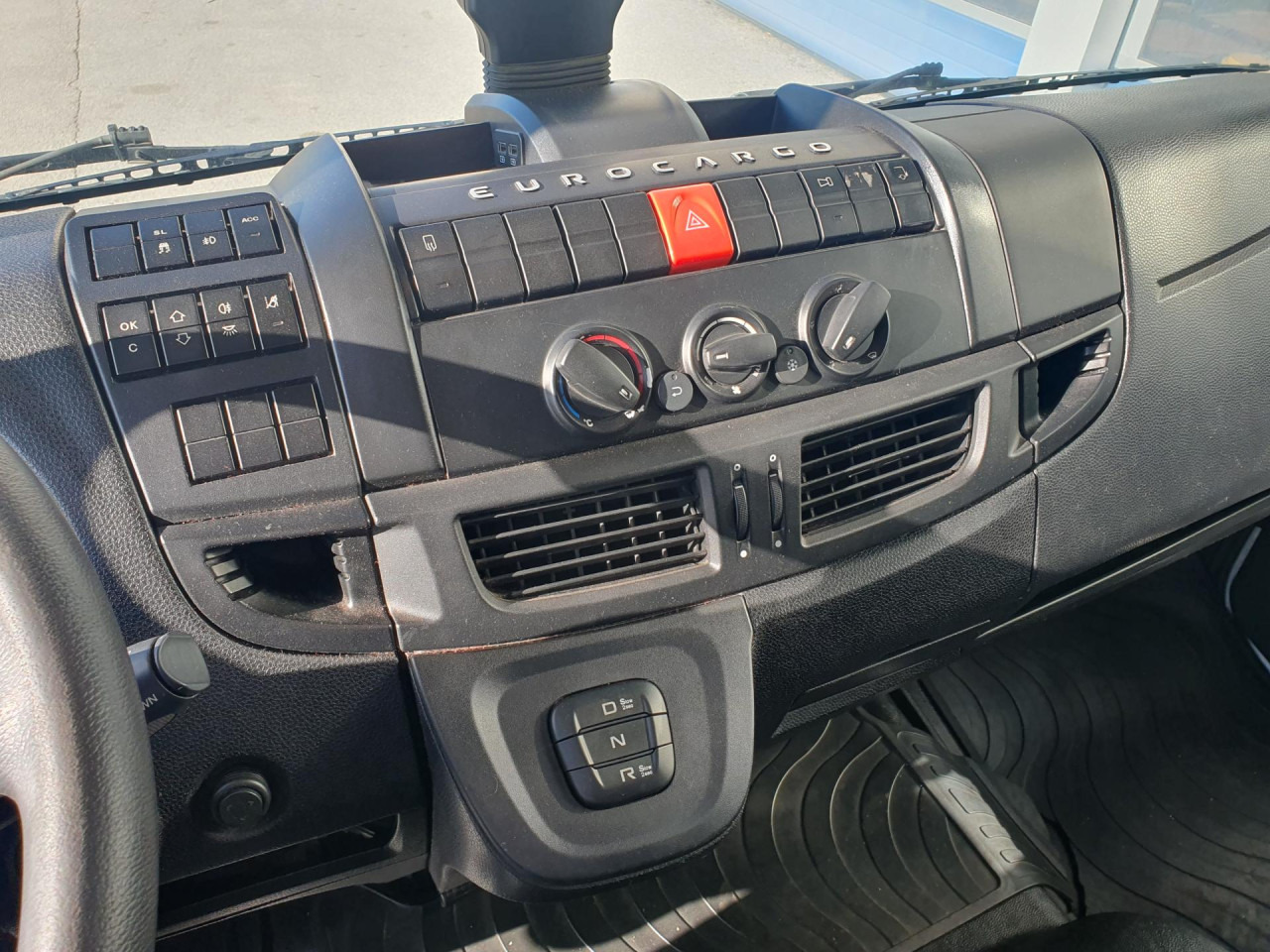 IVECO Eurocargo ML160E25 - شاحنة الفريزر: صورة 4 IVECO Eurocargo ML160E25 - شاحنة الفريزر: صورة 4