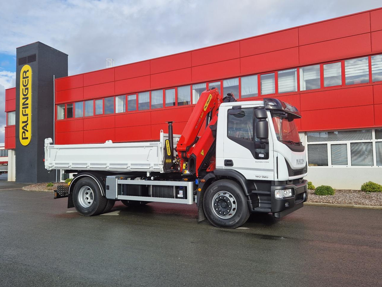 IVECO Eurocargo ML180E32 - شاحنة قلاب: صورة 2 IVECO Eurocargo ML180E32 - شاحنة قلاب: صورة 2