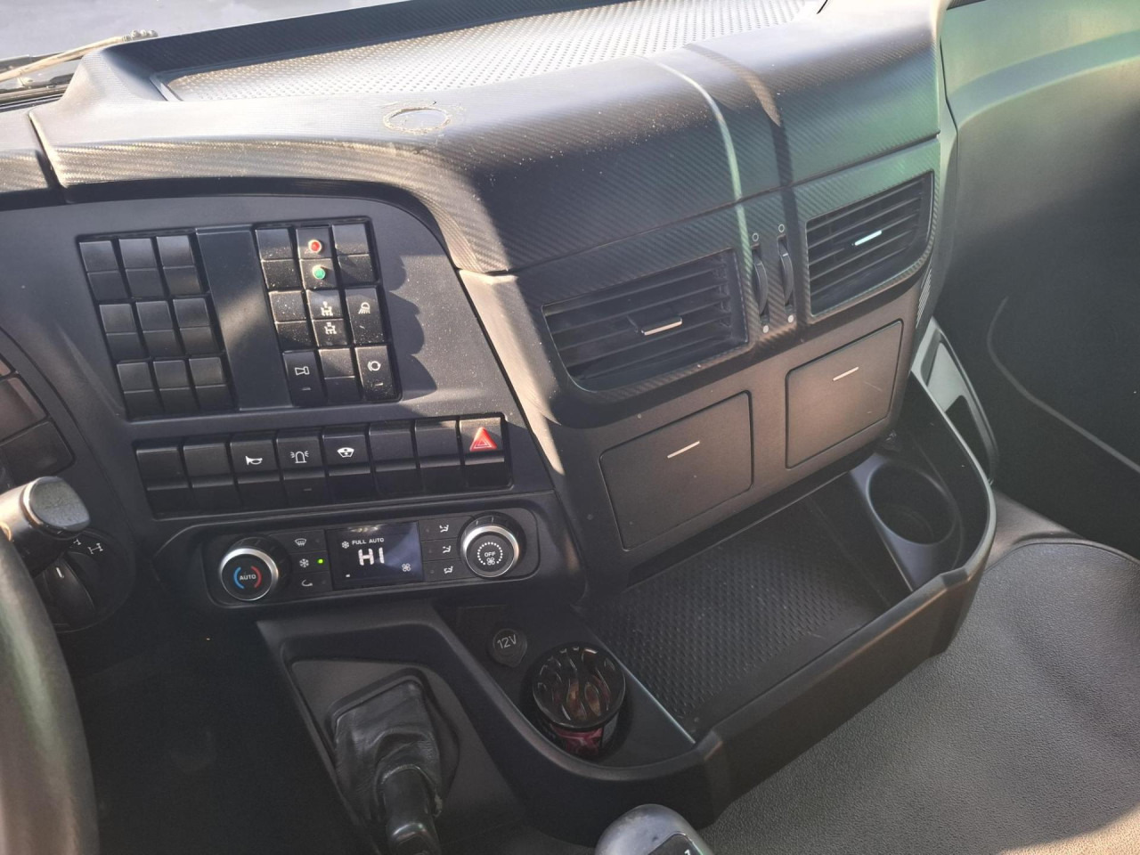 IVECO Trakker AD410T50 - شاحنة قلاب: صورة 3 IVECO Trakker AD410T50 - شاحنة قلاب: صورة 3