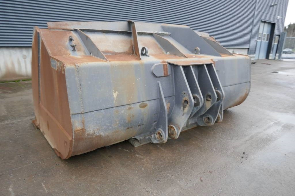 CAT 980M Skopa - بكت - آلات البناء: صورة 5 CAT 980M Skopa - بكت - آلات البناء: صورة 5