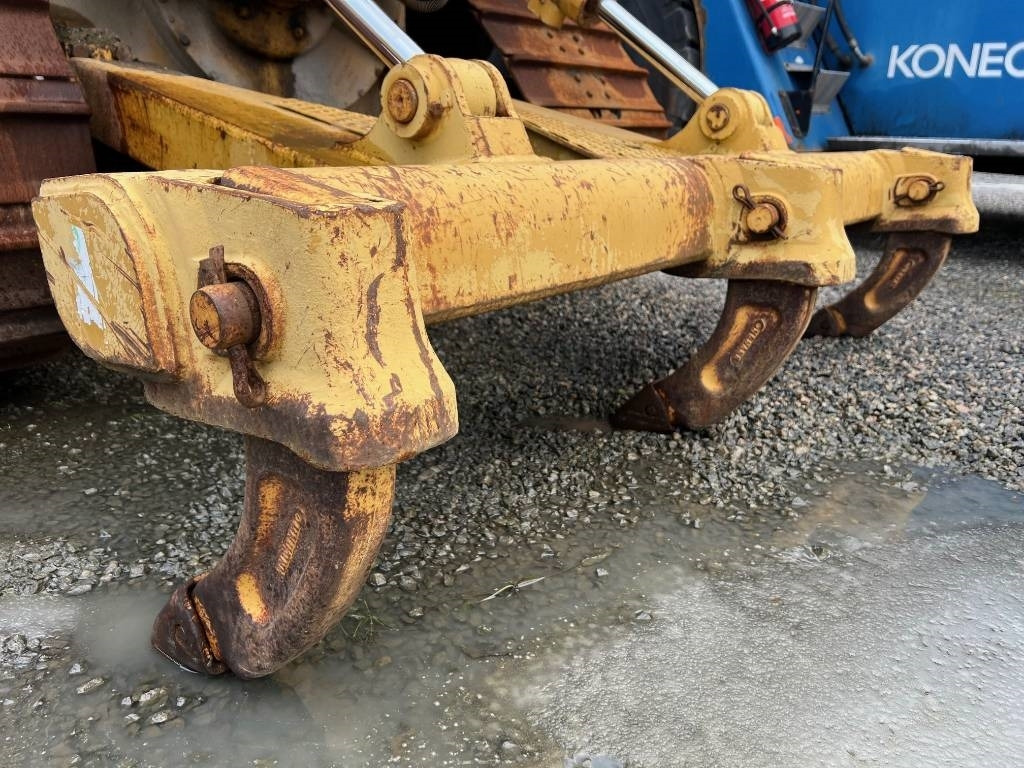 CAT D5N ripper - ريبر - آلات البناء: صورة 2 CAT D5N ripper - ريبر - آلات البناء: صورة 2