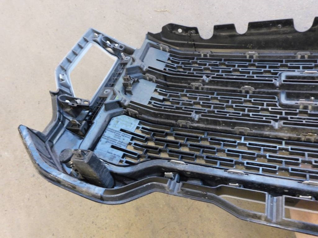 GMC Denali 2021 Grill - كابينة - شاحنة: صورة 4 GMC Denali 2021 Grill - كابينة - شاحنة: صورة 4