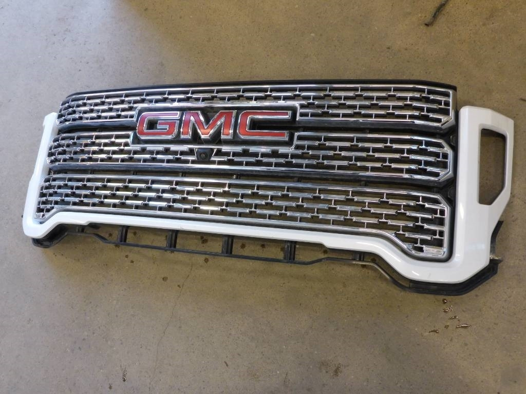 GMC Denali 2021 Grill - كابينة - شاحنة: صورة 1 GMC Denali 2021 Grill - كابينة - شاحنة: صورة 1
