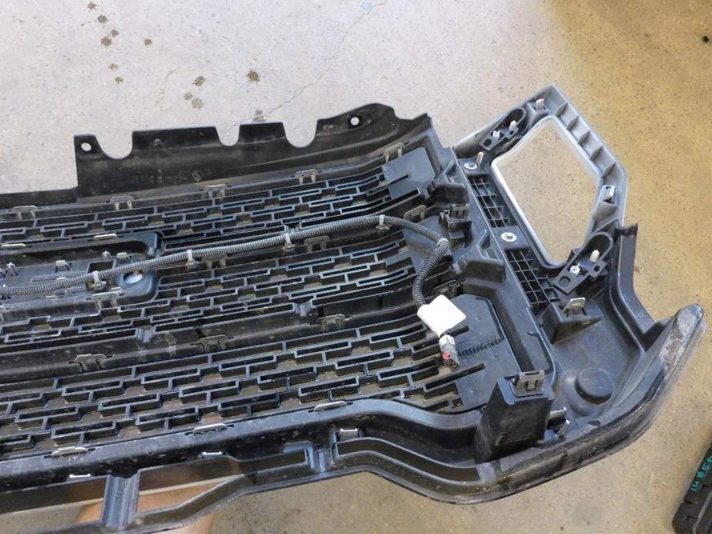 GMC Denali 2021 Grill - كابينة - شاحنة: صورة 3 GMC Denali 2021 Grill - كابينة - شاحنة: صورة 3