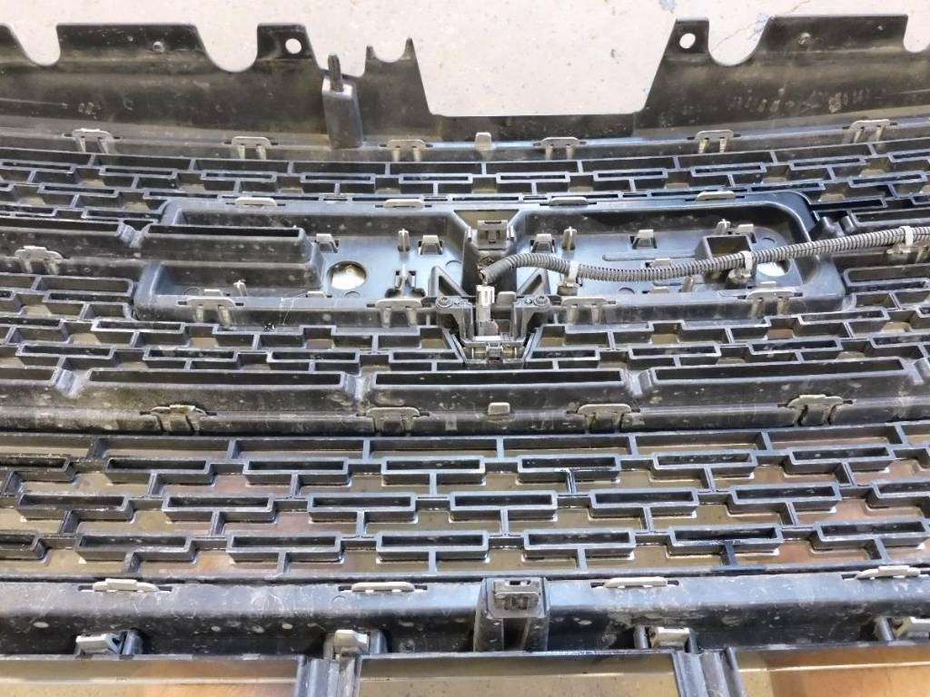GMC Denali 2021 Grill - كابينة - شاحنة: صورة 5 GMC Denali 2021 Grill - كابينة - شاحنة: صورة 5