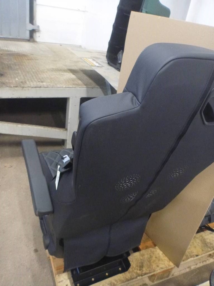 Mercedes-Benz Actros - كابينة - شاحنة: صورة 2 Mercedes-Benz Actros - كابينة - شاحنة: صورة 2