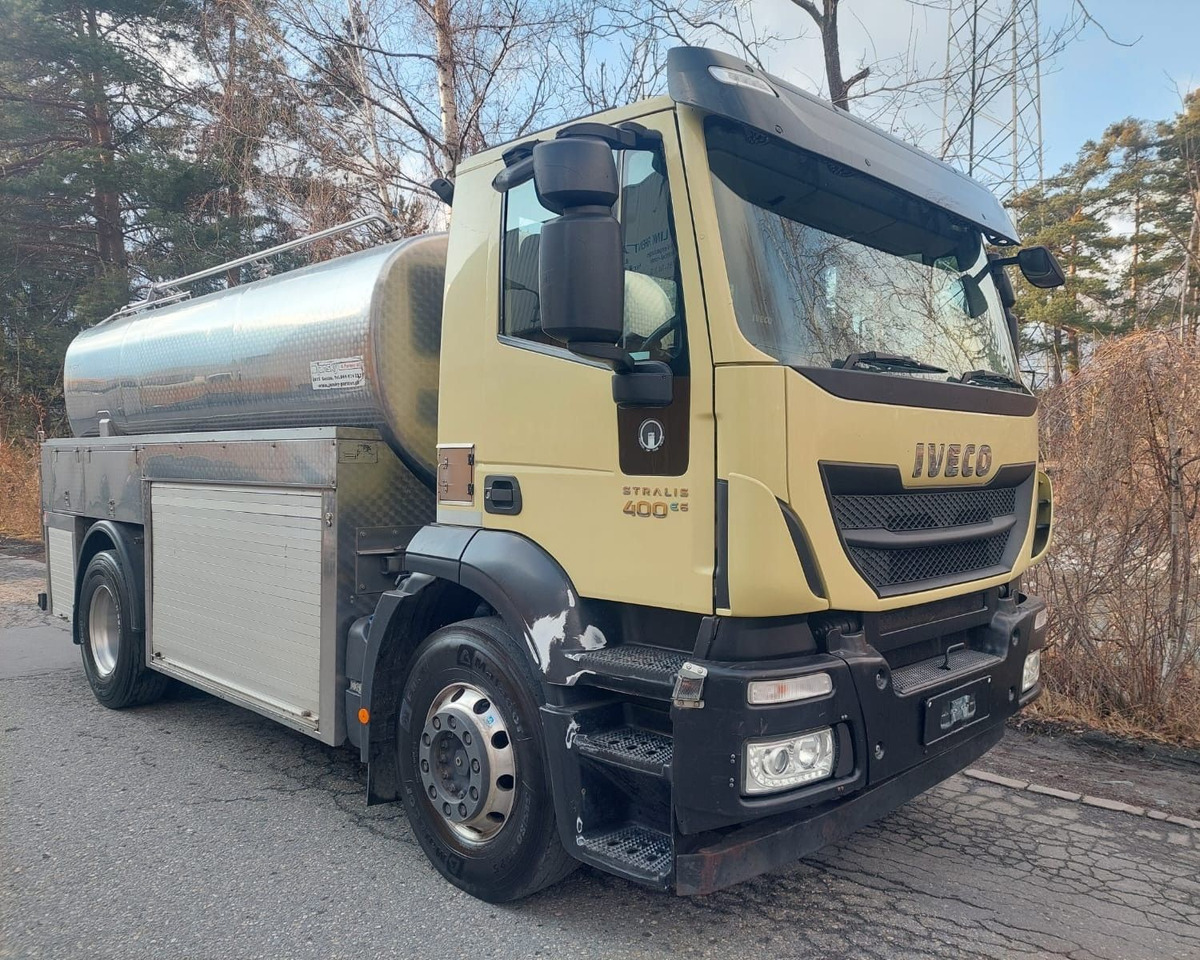 Iveco 190S40 Stralis 4x2, E6, Milchtank Jansky, RHD - شاحنة صهريج: صورة 2 Iveco 190S40 Stralis 4x2, E6, Milchtank Jansky, RHD - شاحنة صهريج: صورة 2