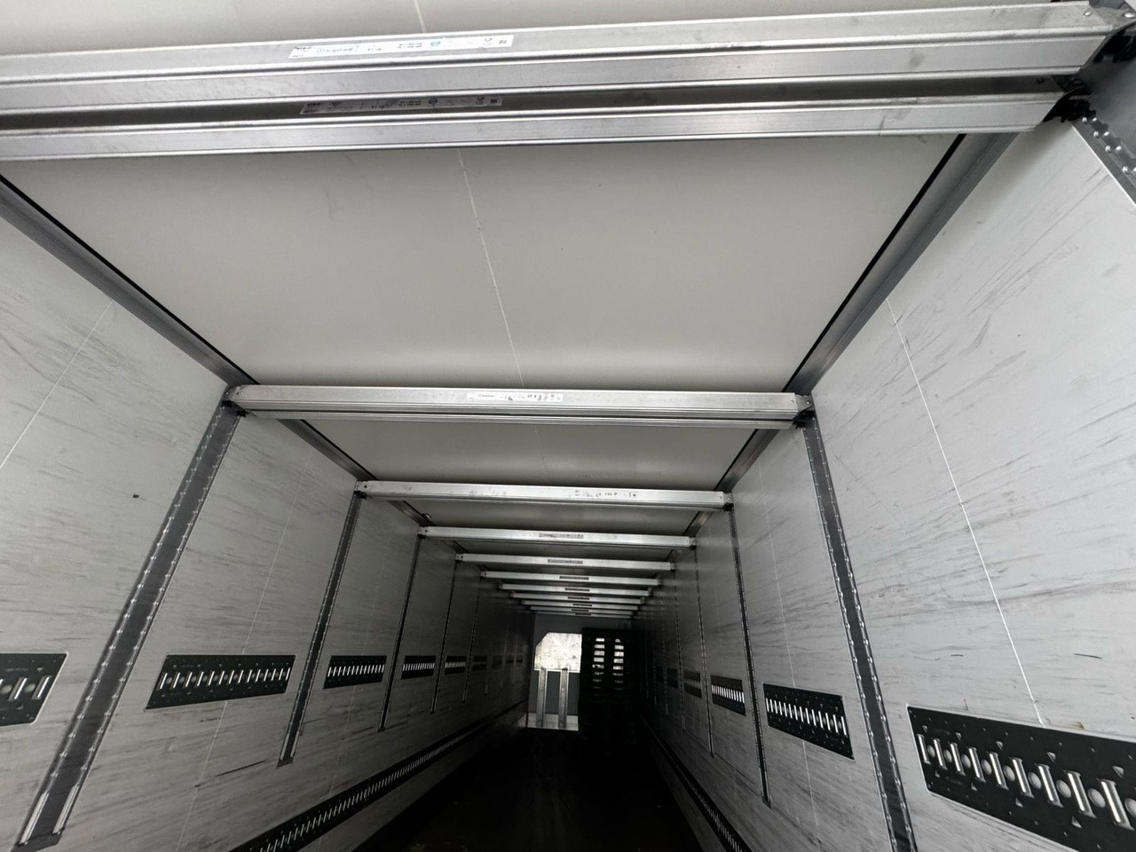Krone SZ, Doppelstock, isoliert, Duoplex steel - نصف مقطورة صندوق مغلق: صورة 4 Krone SZ, Doppelstock, isoliert, Duoplex steel - نصف مقطورة صندوق مغلق: صورة 4