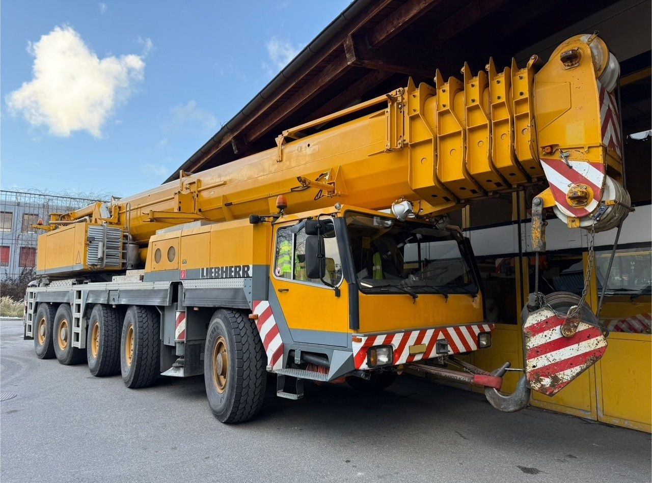 Liebherr LTM 1160/2 UTM655 10x6, FLYJIB, SWISS - شاحنة كرين: صورة 1 Liebherr LTM 1160/2 UTM655 10x6, FLYJIB, SWISS - شاحنة كرين: صورة 1