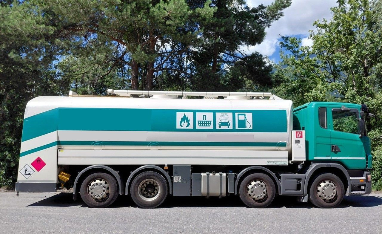 Scania G440 8x2, E5, Schwingenschloegel, 2 Kammern, ADR - شاحنة صهريج: صورة 3 Scania G440 8x2, E5, Schwingenschloegel, 2 Kammern, ADR - شاحنة صهريج: صورة 3
