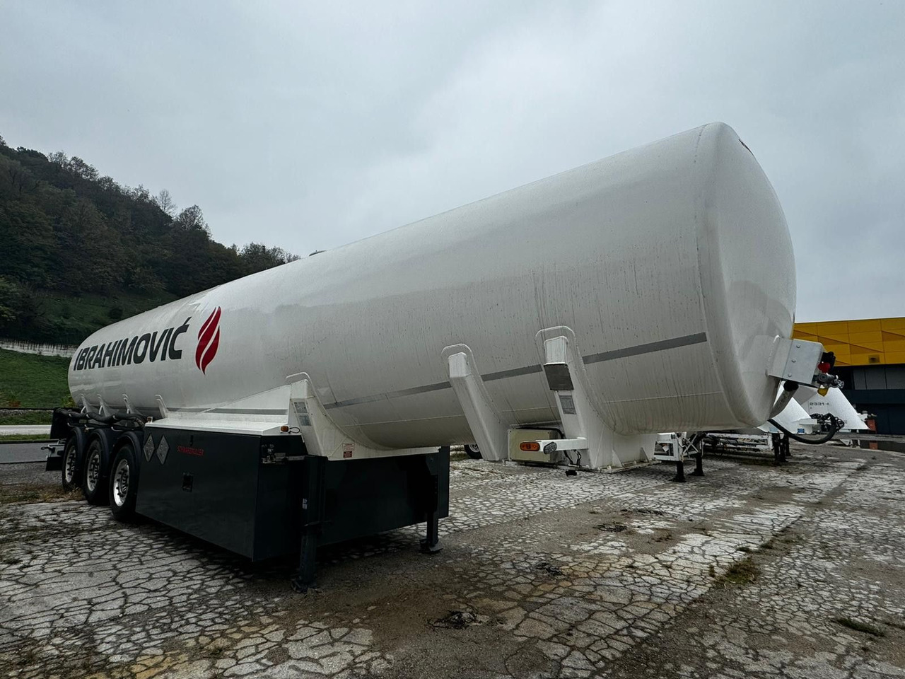 Schwarzmüller 5 Kammern, ADR, Treibstoff Fuel - نصف مقطورة صهريج: صورة 1 Schwarzmüller 5 Kammern, ADR, Treibstoff Fuel - نصف مقطورة صهريج: صورة 1