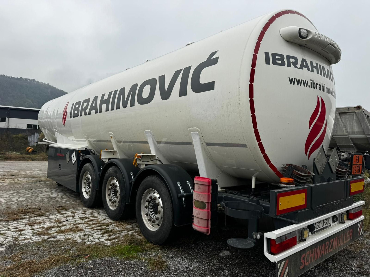 Schwarzmüller 5 Kammern, ADR, Treibstoff Fuel - نصف مقطورة صهريج: صورة 3 Schwarzmüller 5 Kammern, ADR, Treibstoff Fuel - نصف مقطورة صهريج: صورة 3