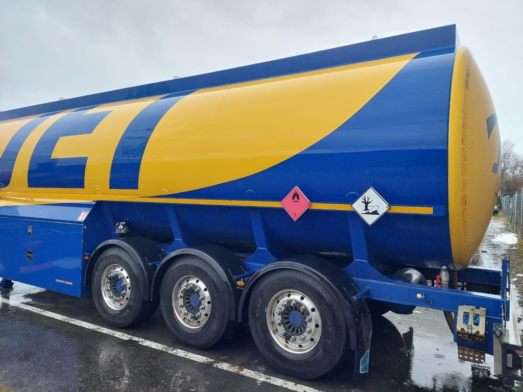 Schwarzmüller Schwingenschlögel,ADR,Diesel/Benzin, 5 Kammern - نصف مقطورة صهريج: صورة 2 Schwarzmüller Schwingenschlögel,ADR,Diesel/Benzin, 5 Kammern - نصف مقطورة صهريج: صورة 2