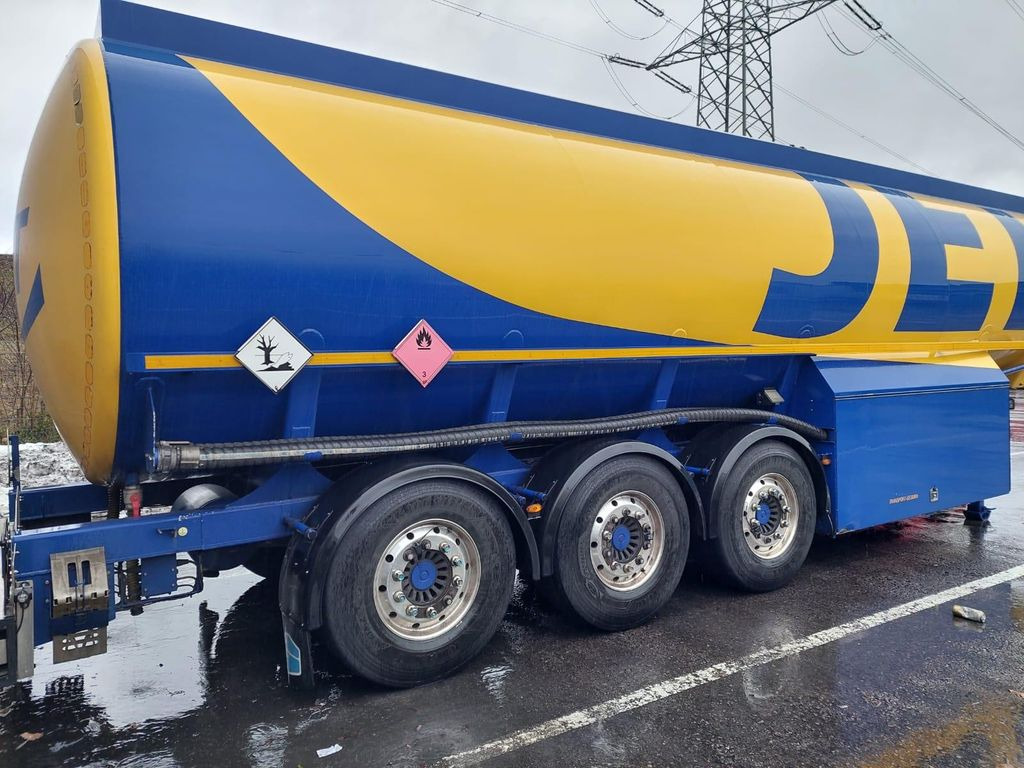 Schwarzmüller Schwingenschlögel,ADR,Diesel/Benzin, 5 Kammern - نصف مقطورة صهريج: صورة 3 Schwarzmüller Schwingenschlögel,ADR,Diesel/Benzin, 5 Kammern - نصف مقطورة صهريج: صورة 3