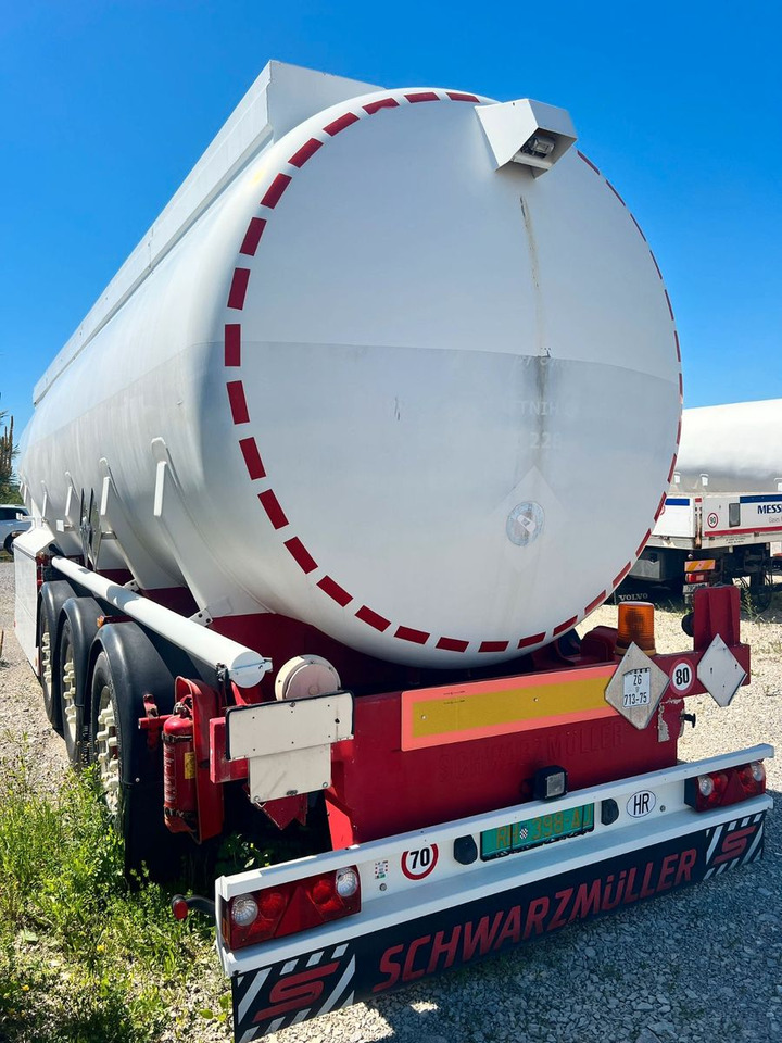 Schwarzmüller TS 3/E ADR, 6 Kammern Treibstoff Fuel - نصف مقطورة صهريج: صورة 3 Schwarzmüller TS 3/E ADR, 6 Kammern Treibstoff Fuel - نصف مقطورة صهريج: صورة 3