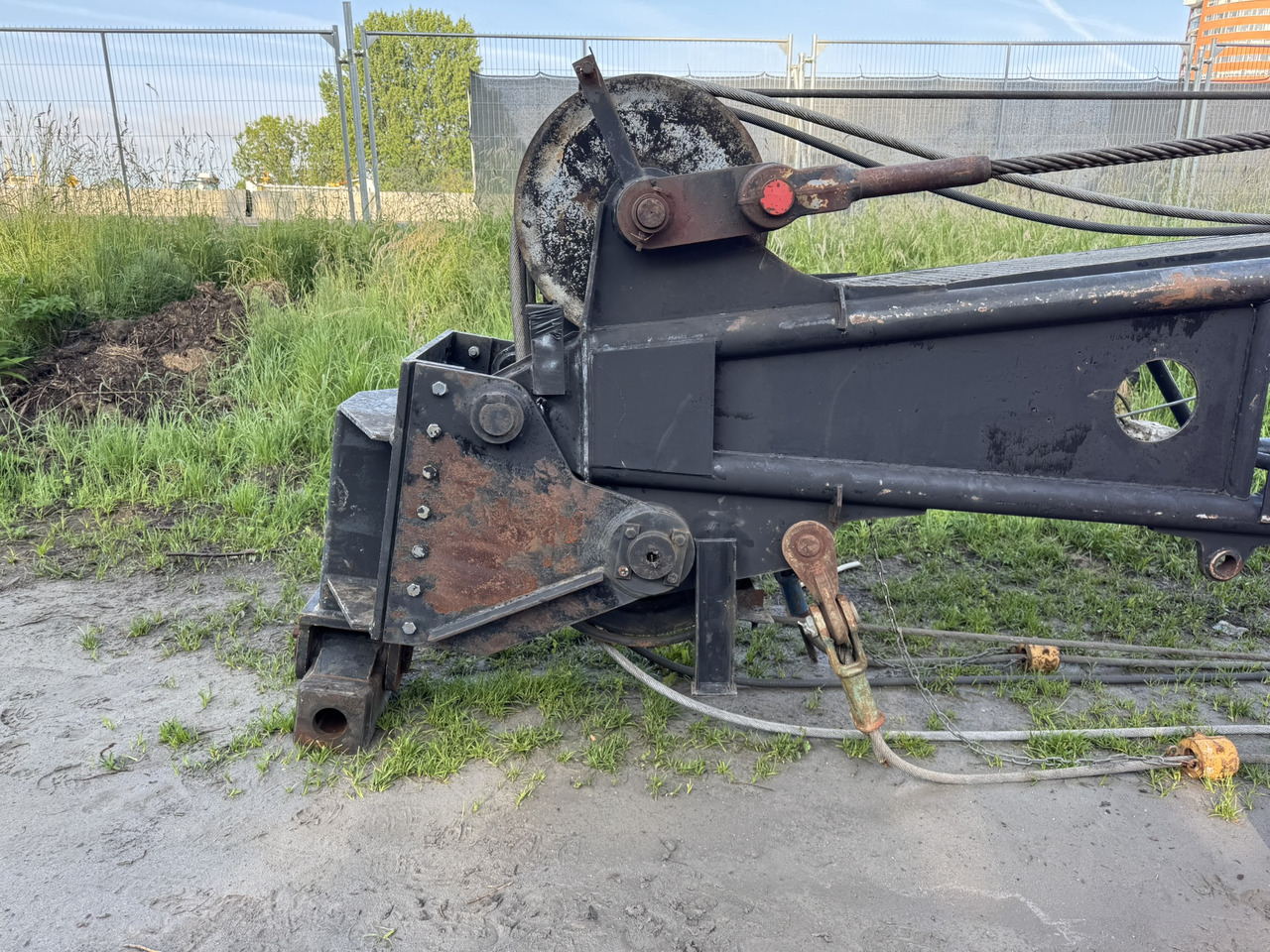 رافعة مجنزرة HITACHI KH300-3 PD: صورة 8