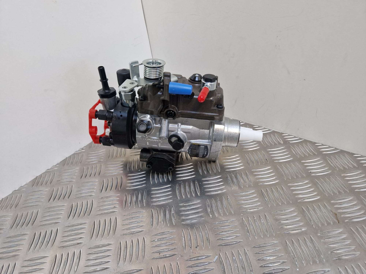 320/06933 12V injection pump 9520A512G Delphi - المحرك و قطع الغيار - آلات البناء: صورة 2 320/06933 12V injection pump 9520A512G Delphi - المحرك و قطع الغيار - آلات البناء: صورة 2