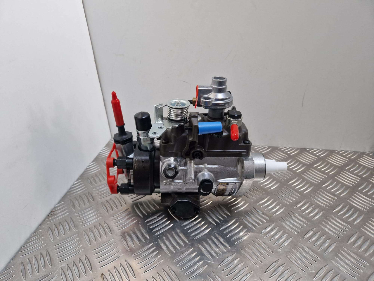 320/06934 12v Injection pump 9520A294G Delphi - المحرك و قطع الغيار - آلات البناء: صورة 1 320/06934 12v Injection pump 9520A294G Delphi - المحرك و قطع الغيار - آلات البناء: صورة 1