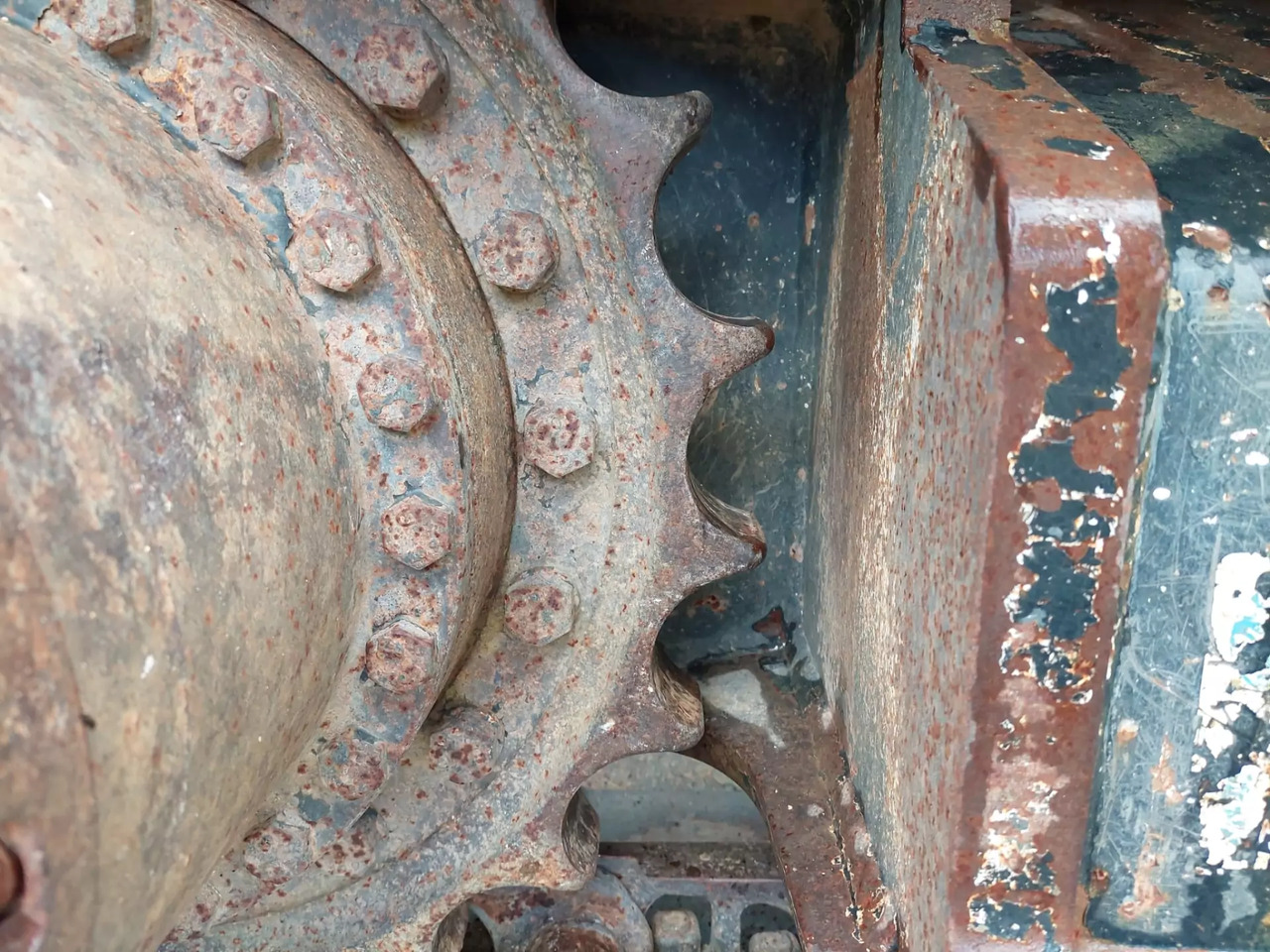 حفار زحاف 2013 Hitachi ZX 210LC: صورة 8