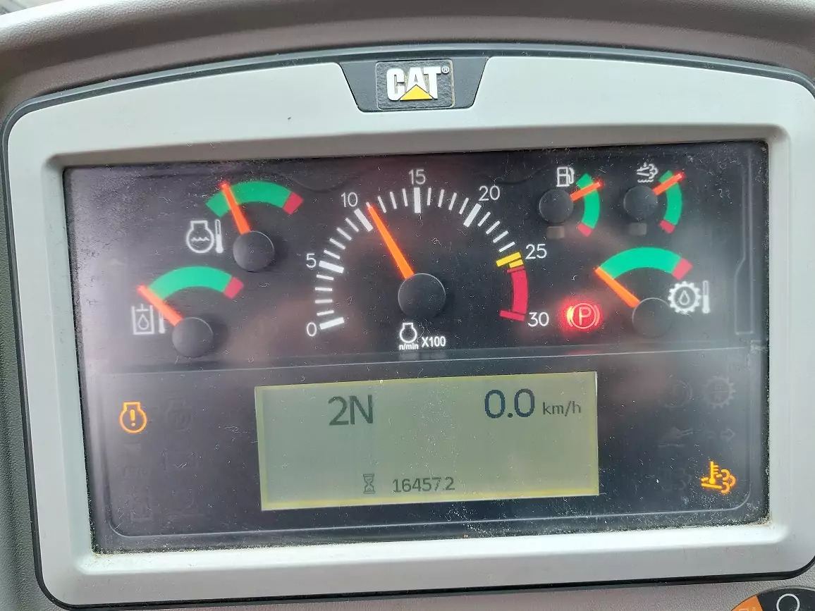 اللودر بعجل 2015 Caterpillar 966M: صورة 6