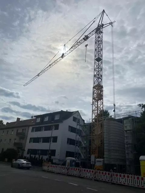 2015 Liebherr 81K - رافعة ذاتية التركيب: صورة 1 2015 Liebherr 81K - رافعة ذاتية التركيب: صورة 1