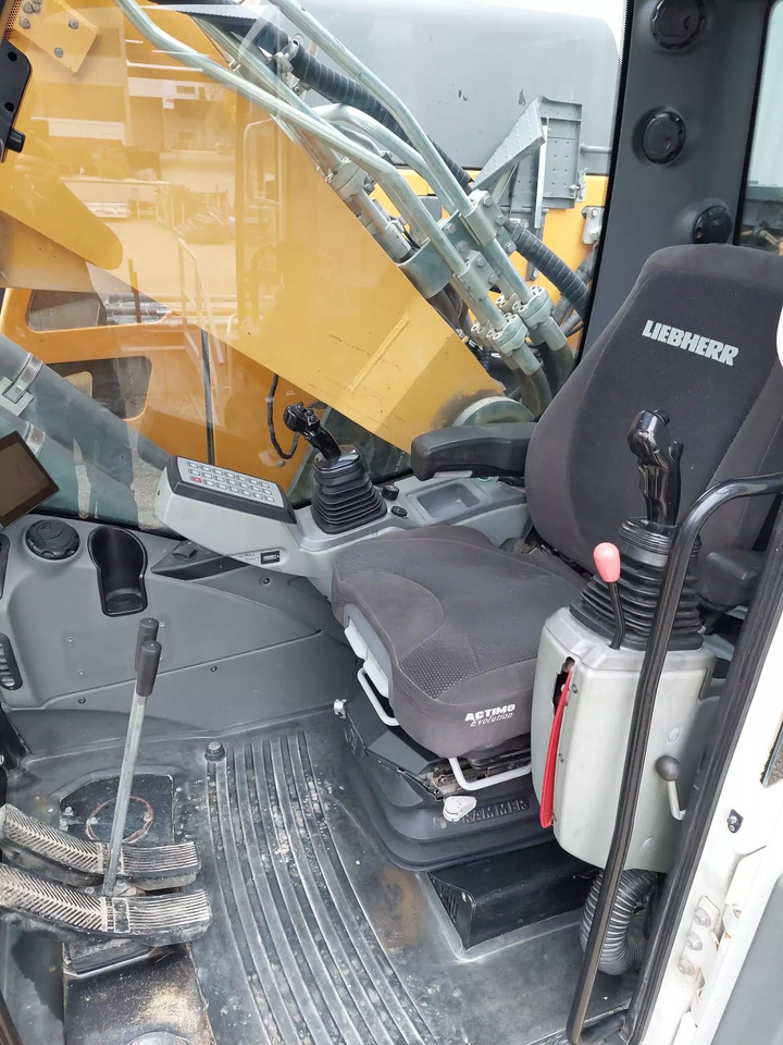 2018 Liebherr R 926Compact - حفار زحاف: صورة 5 2018 Liebherr R 926Compact - حفار زحاف: صورة 5