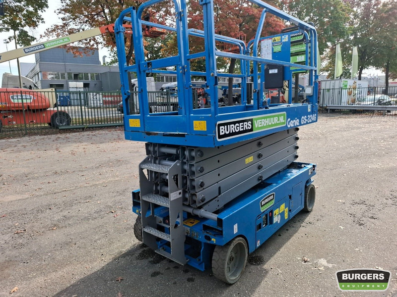 Genie GS3246 Nieuwe accus + lader - رافعة هيدروليكية مقصية: صورة 3 Genie GS3246 Nieuwe accus + lader - رافعة هيدروليكية مقصية: صورة 3