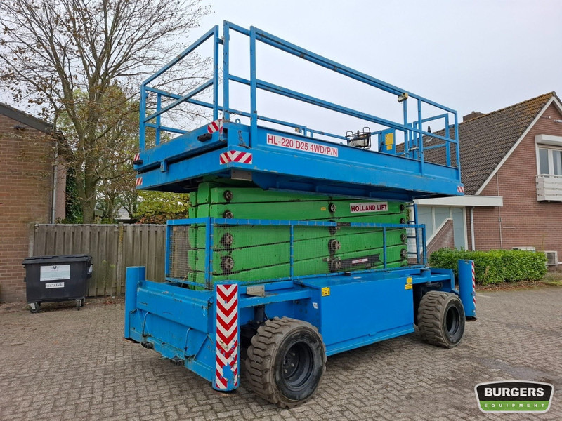 HOLLANDLIFT HL220D25 - رافعة هيدروليكية مقصية: صورة 1 HOLLANDLIFT HL220D25 - رافعة هيدروليكية مقصية: صورة 1
