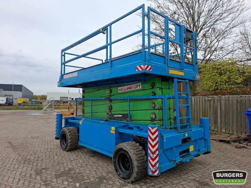 HOLLANDLIFT HL220D25 - رافعة هيدروليكية مقصية: صورة 3 HOLLANDLIFT HL220D25 - رافعة هيدروليكية مقصية: صورة 3