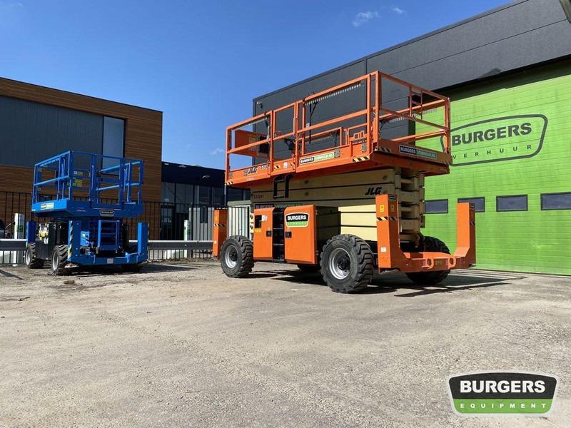 JLG 530LRT - رافعة هيدروليكية مقصية: صورة 2 JLG 530LRT - رافعة هيدروليكية مقصية: صورة 2