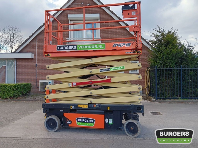 JLG R4045 - رافعة هيدروليكية مقصية: صورة 1 JLG R4045 - رافعة هيدروليكية مقصية: صورة 1