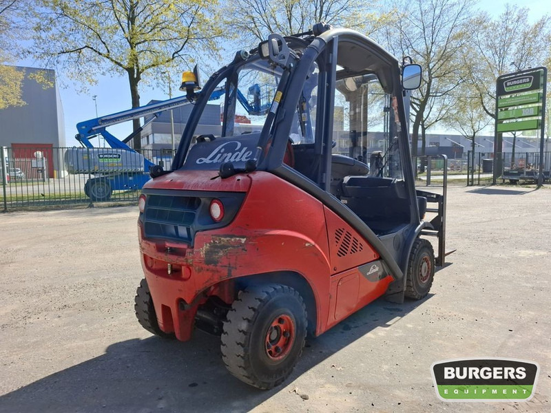 Linde H25T - رافعة شوكية تعمل بالغاز: صورة 3 Linde H25T - رافعة شوكية تعمل بالغاز: صورة 3