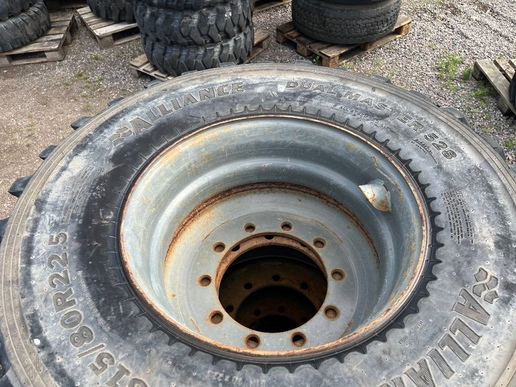 Alliance 315/80-22,5 till Liebherr A 918 - إطارات - آلات البناء: صورة 3 Alliance 315/80-22,5 till Liebherr A 918 - إطارات - آلات البناء: صورة 3