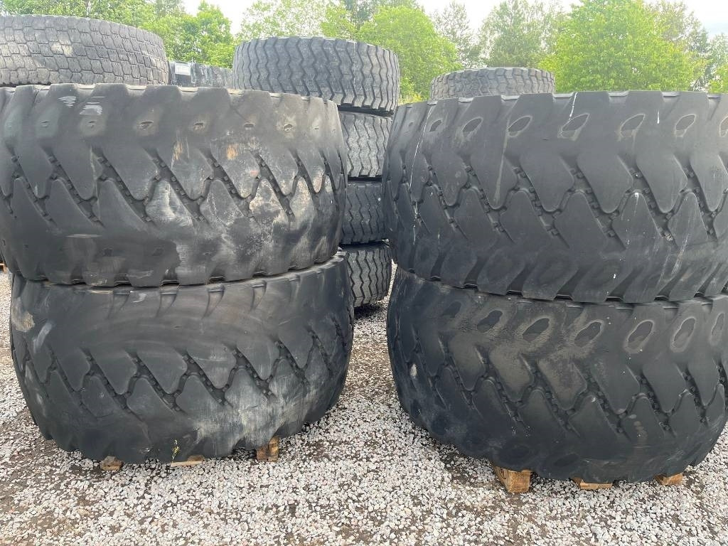 Bridgestone 775 /65 R29 Volvo L180 Wheels - عجلات: صورة 1 Bridgestone 775 /65 R29 Volvo L180 Wheels - عجلات: صورة 1
