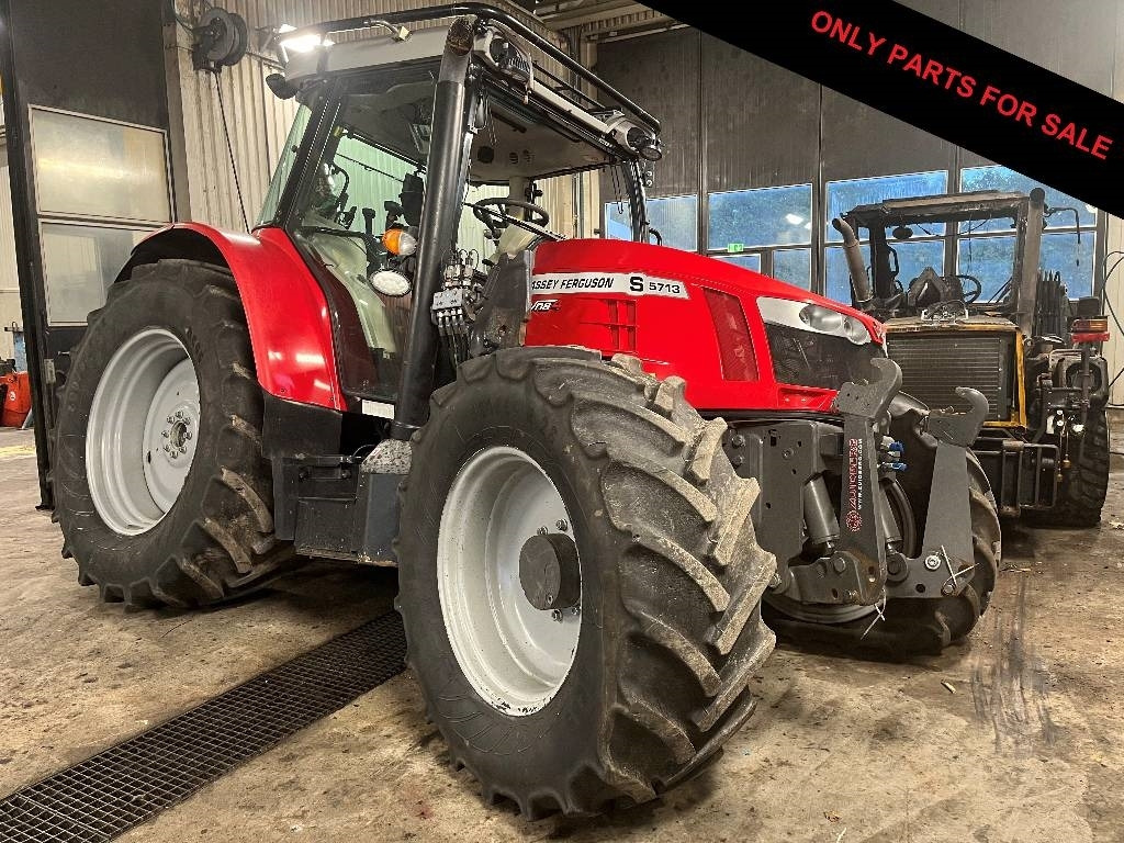 Massey Ferguson 5713 Dismantled: only spare parts - جرار: صورة 1 Massey Ferguson 5713 Dismantled: only spare parts - جرار: صورة 1