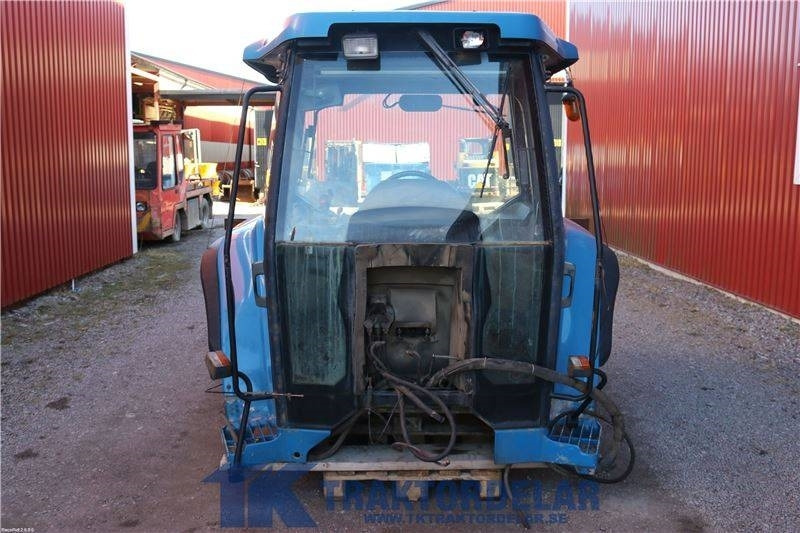 New Holland 8870 - كابينة - جرار: صورة 1 New Holland 8870 - كابينة - جرار: صورة 1