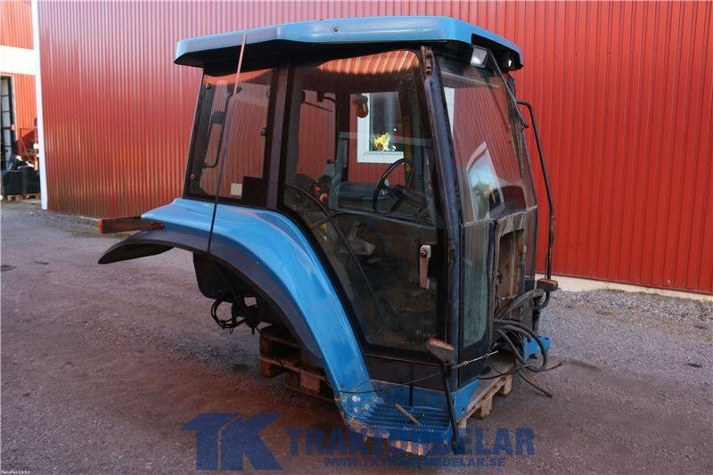 New Holland 8870 - كابينة - جرار: صورة 2 New Holland 8870 - كابينة - جرار: صورة 2
