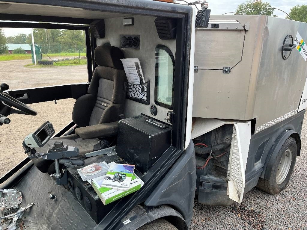 Nilfisk 3500 City Ranger Dismantled: only spare parts - سياره كنس شوارع: صورة 5 Nilfisk 3500 City Ranger Dismantled: only spare parts - سياره كنس شوارع: صورة 5