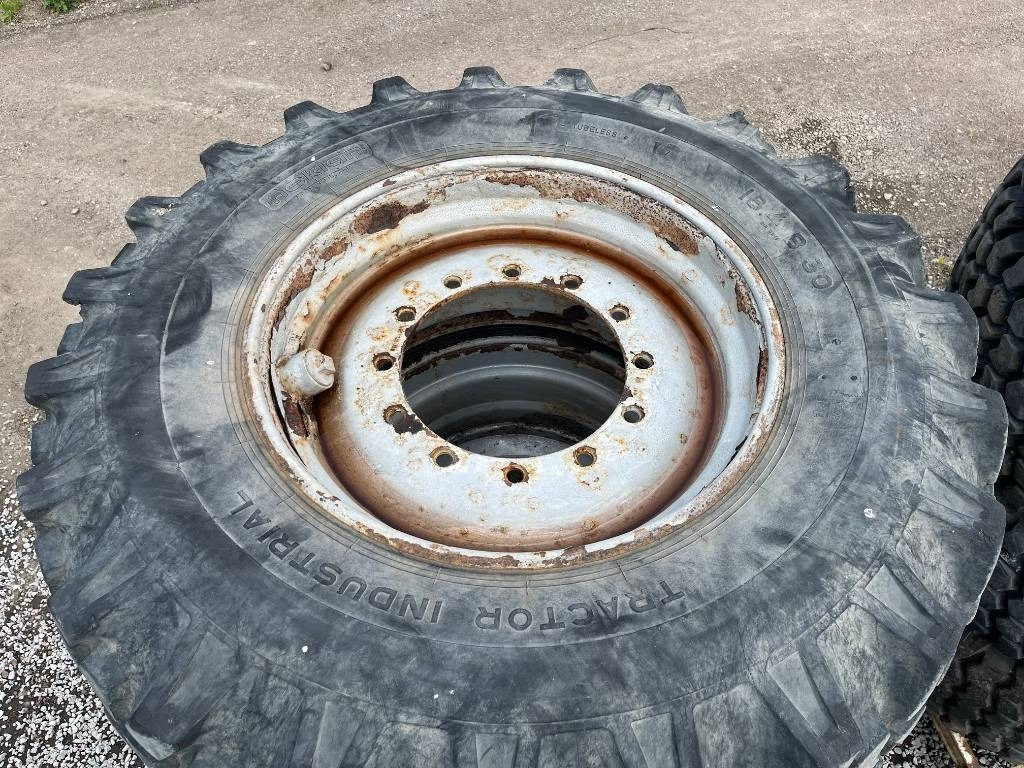 Nokian Industrial 18,4 B 30 Huddig 860 D - عجلات: صورة 3 Nokian Industrial 18,4 B 30 Huddig 860 D - عجلات: صورة 3