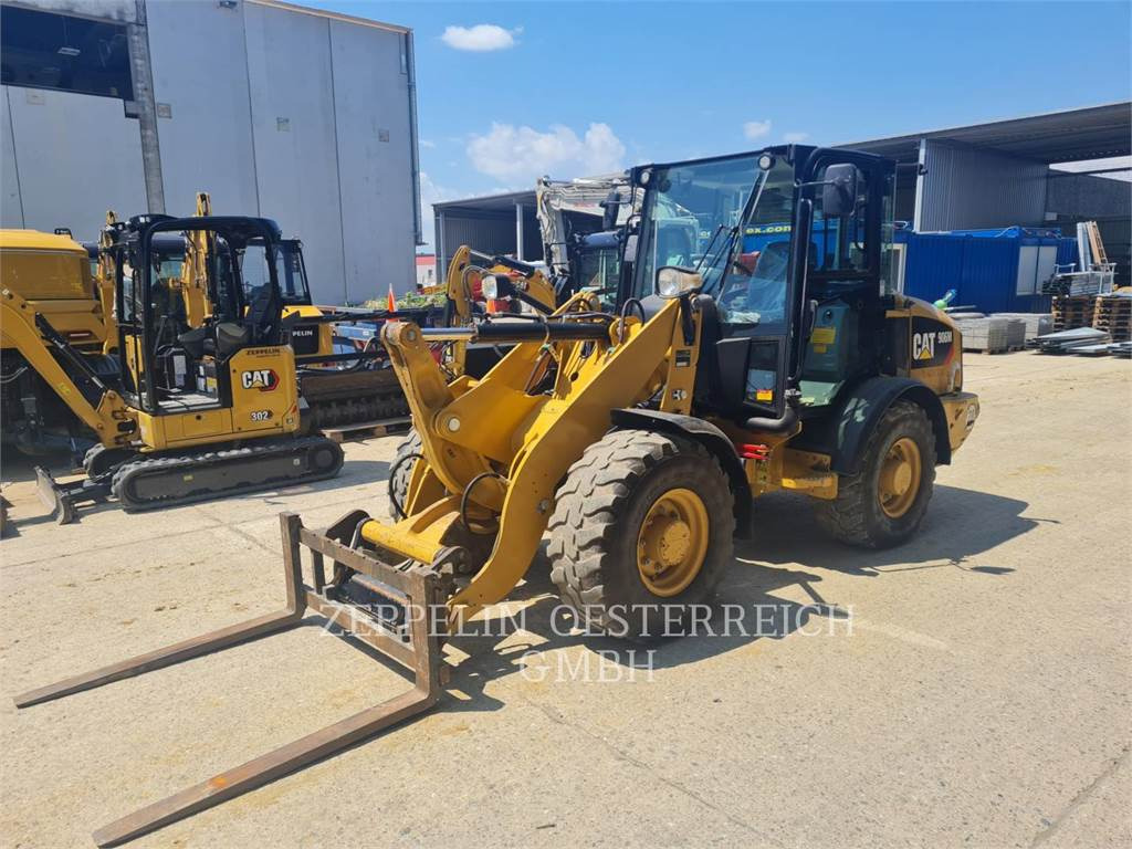 CAT 906M - اللودر بعجل: صورة 1 CAT 906M - اللودر بعجل: صورة 1